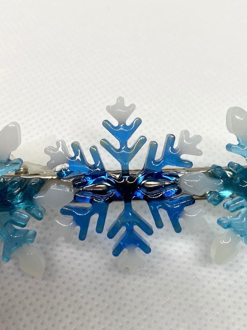 雪の結晶ヘアクリップ 鬼滅の刃 - メルカリ