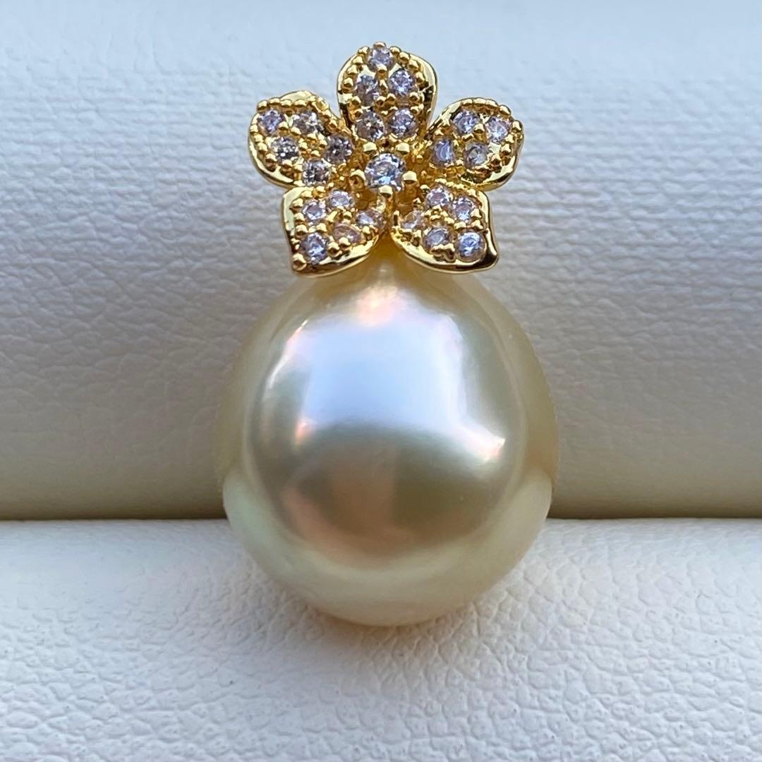 本真珠 南洋白蝶真珠ネックレストップ 12.6*11.2mmゴールドPT967