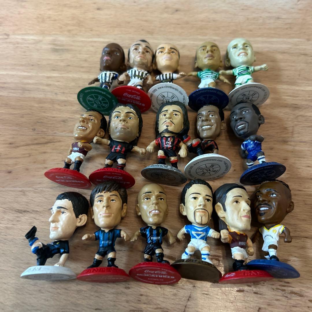 サッカー選手フィギュア 16体セット - メルカリ