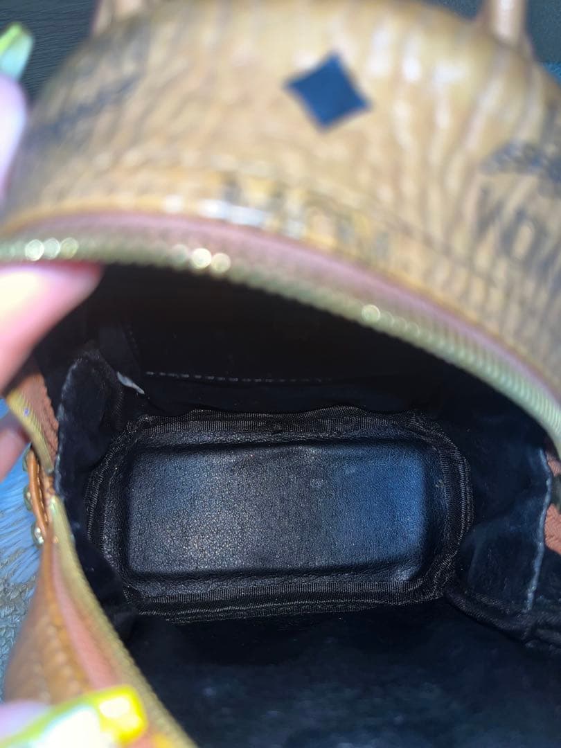 MCM エムシーエム ミニリュック ヴィセトス スタッズ キャメル - メルカリ