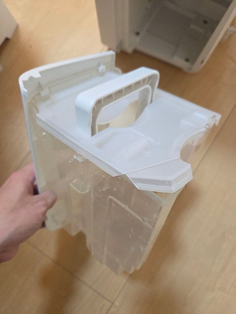 シャープ除湿機7.1Lプラズマクラスター 8畳 2020年　CV-L71-W