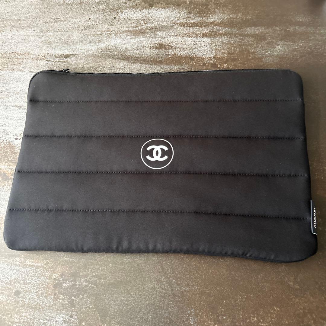 CHANEL ブラック キルティングポーチ - メルカリ