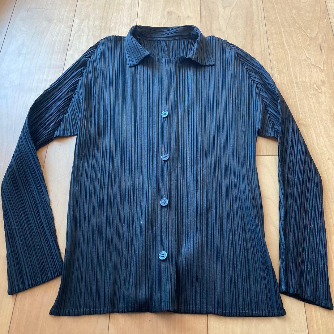 ISSEY MIYAKE プリーツデザイン シャツ BIG PLEATS SHIRT – isseymiyake.com