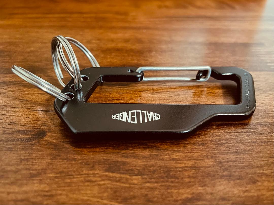 CHALLENGER チャレンジャー カラビナ キーホルダー 黒 - メルカリ