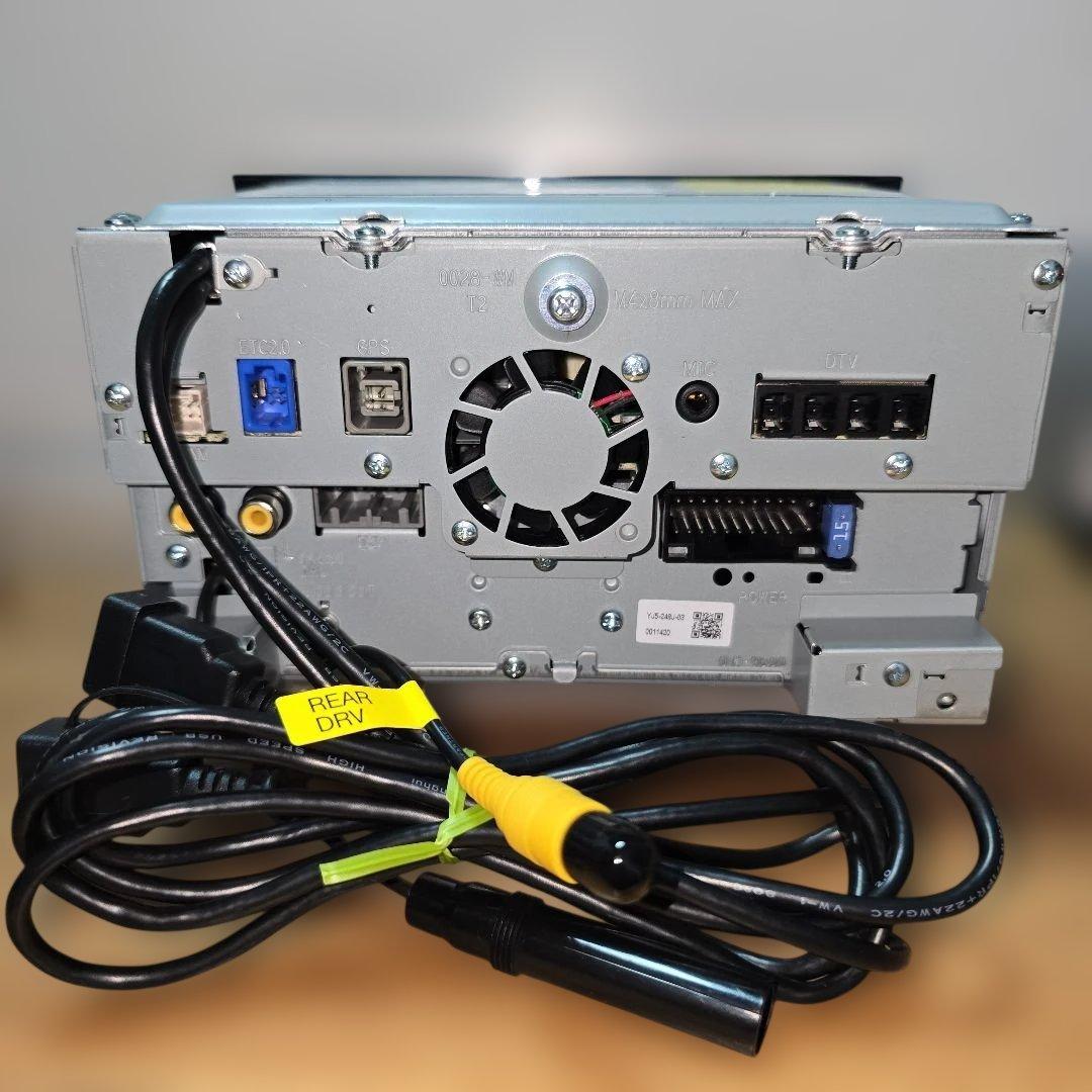 KENWOOD 200mmサイズ BT内蔵 フルセグ DVD カーナビ