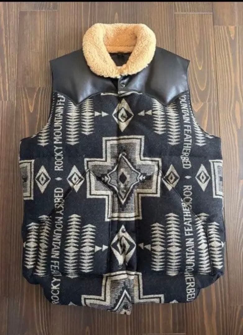 トップス TMK Black Turtleneck Top – isseymiyake.com