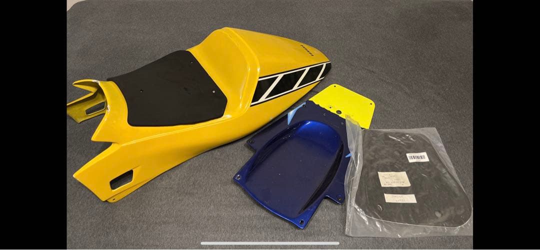 YZF-R1 2002 03 マジカルレーシング M1仕様 テールカウル、ベース 2002-2003 YZF-R1 M1 Replica - MagicalRacing