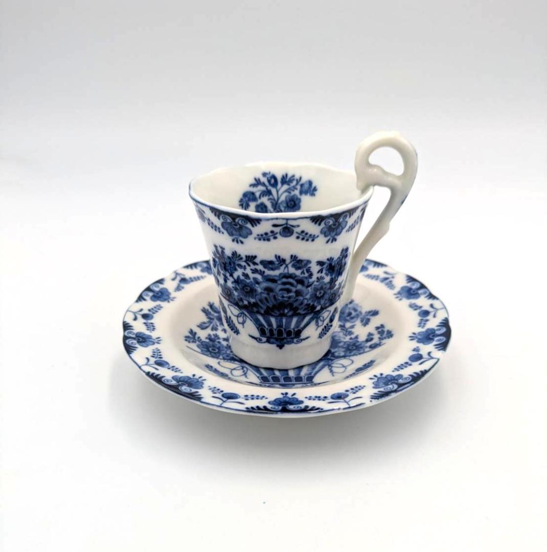 M260022 NARUMI 青と白の花柄デミタスカップ＆ソーサー - メルカリ