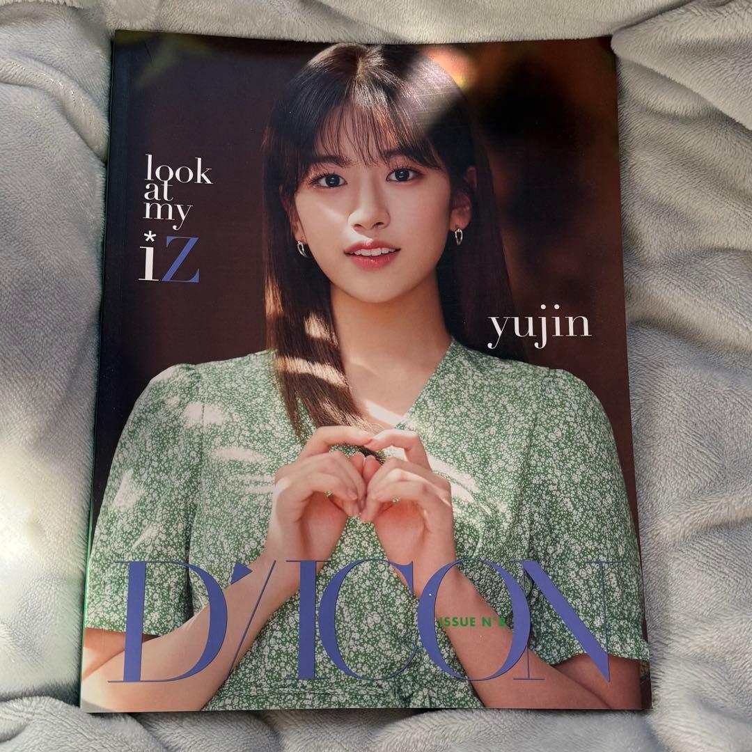 IZ*ONEユジン 写真集 LOOK AT MY iZ Dicon - メルカリ