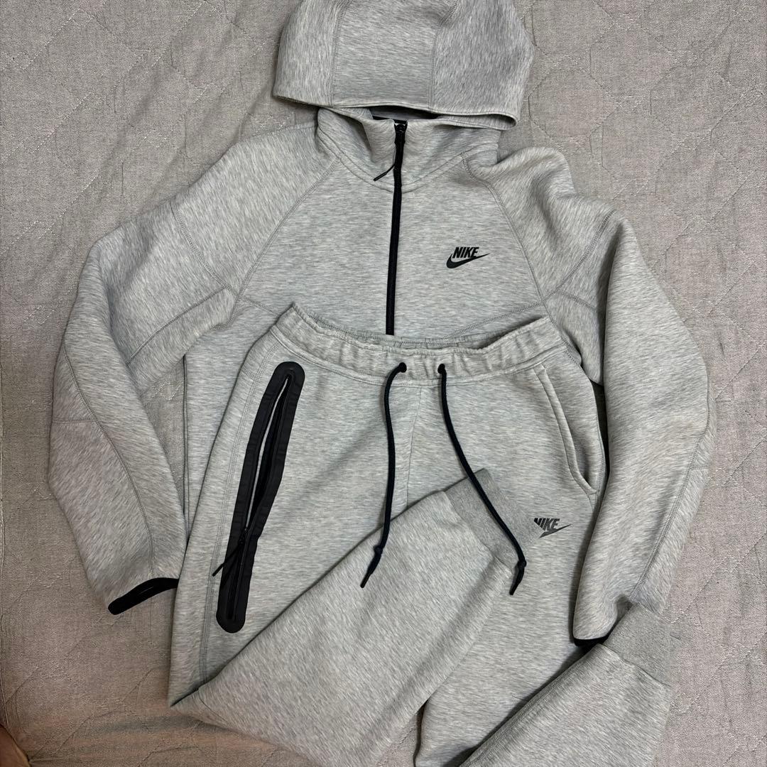 Nike テックフリース セットアップ グレー Sサイズ NIKE - ナイキ Sサイズ メンズ テックフリース セットアップ グレーの