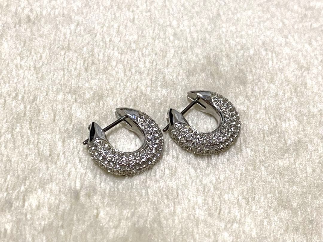 【美品】SWAROVSKI スワロフスキー フープピアス SWAROVSKI（スワロフスキー） フープピアス Matrix hoop pierce