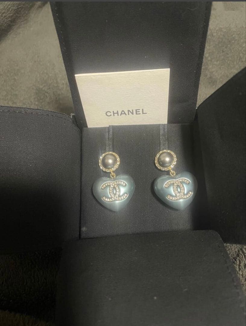 CHANEL a21b ハートピアス　ブルーグリーン　ブティック購入品