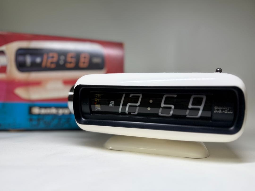 T31 ビンテージ70年代 当時物 sankyoパタパタ目覚時計 DT-535 T31 ビンテージ70年代 当時物 sankyoパタパタ目覚時計 DT-535 - メルカリ