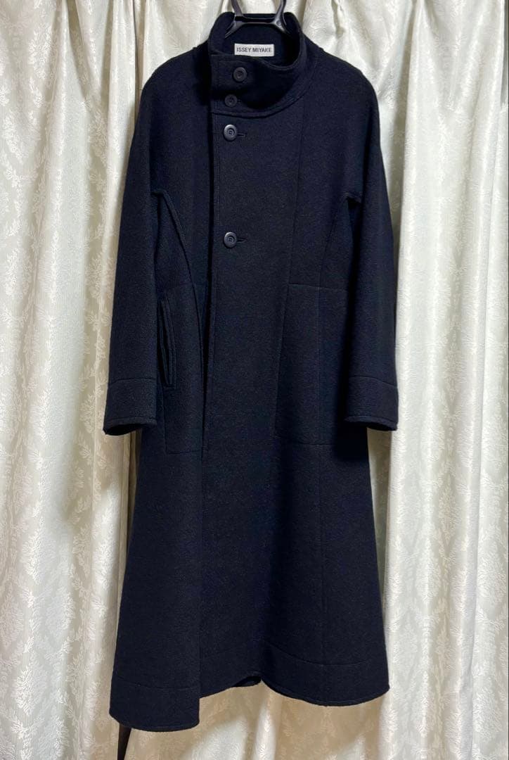 値下げ！】イッセイミヤケ ウール100%コート - メルカリ