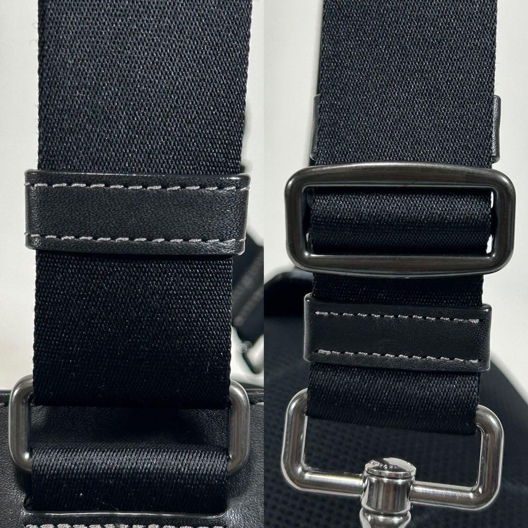 【極美品】コーチ トラックパック ボディバッグ Disneyコラボ レザー 黒