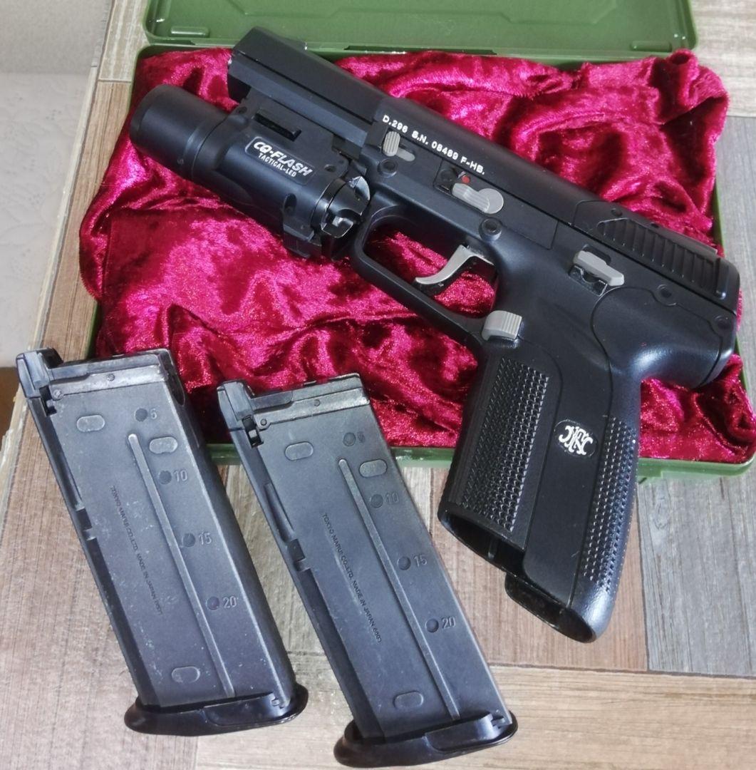 ⭐東京マルイ FN5-7 ファイブセブン&ライトセット ガスブロ⭐ケース付