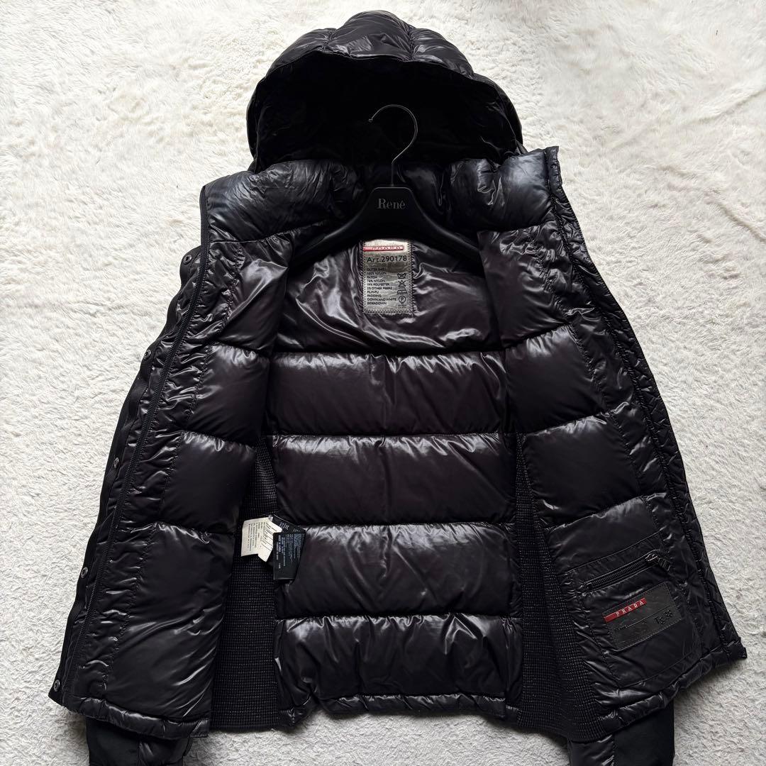 PRADA プラダ ダウンジャケット 三角ロゴ金具 ブラック 袖ライン