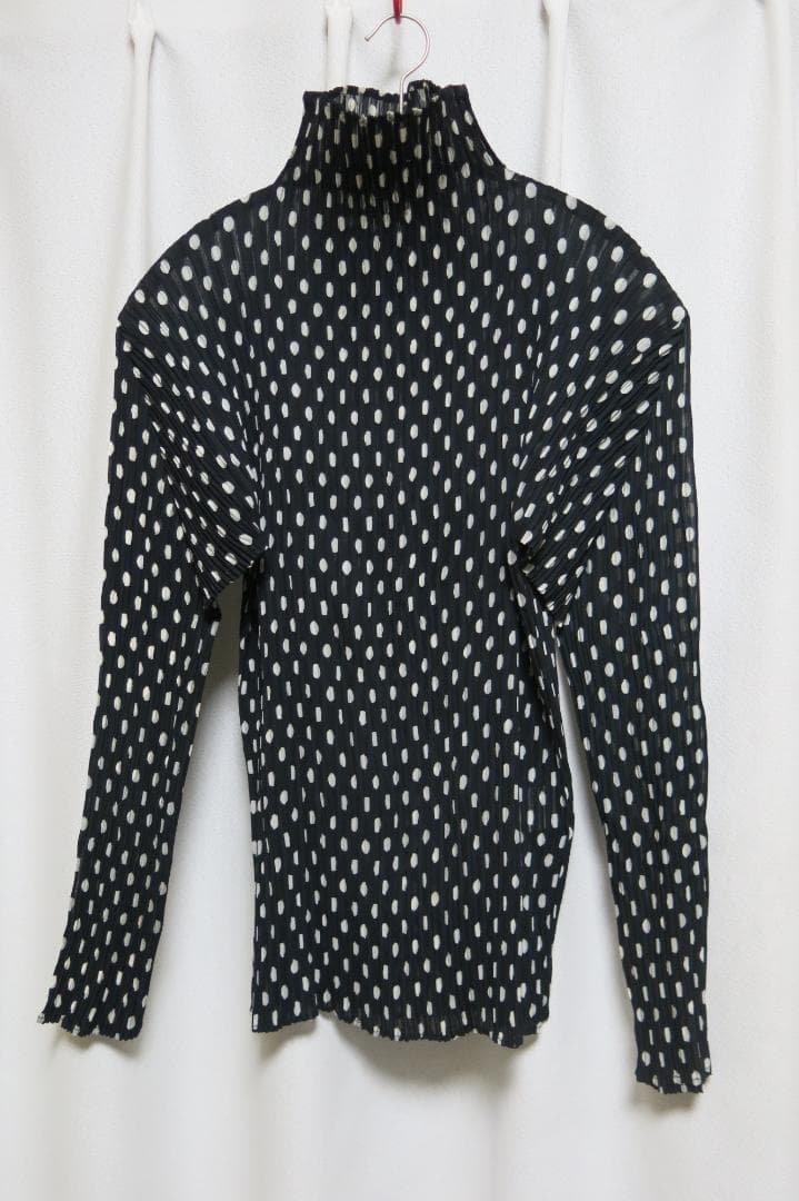 イッセイミヤケ 黒地ポルカドットプリーツカットソー M - メルカリ