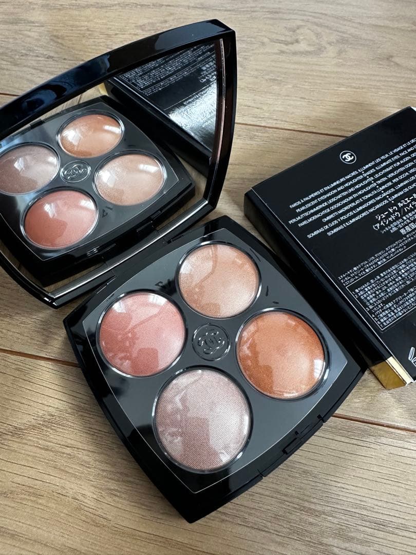 CHANEL JOUES DE LUMIERE アイシャドウパレット新品未使用品 シャネルの2025年春夏コスメ「ジュー ドゥ ルミエール」のツヤ感が推し