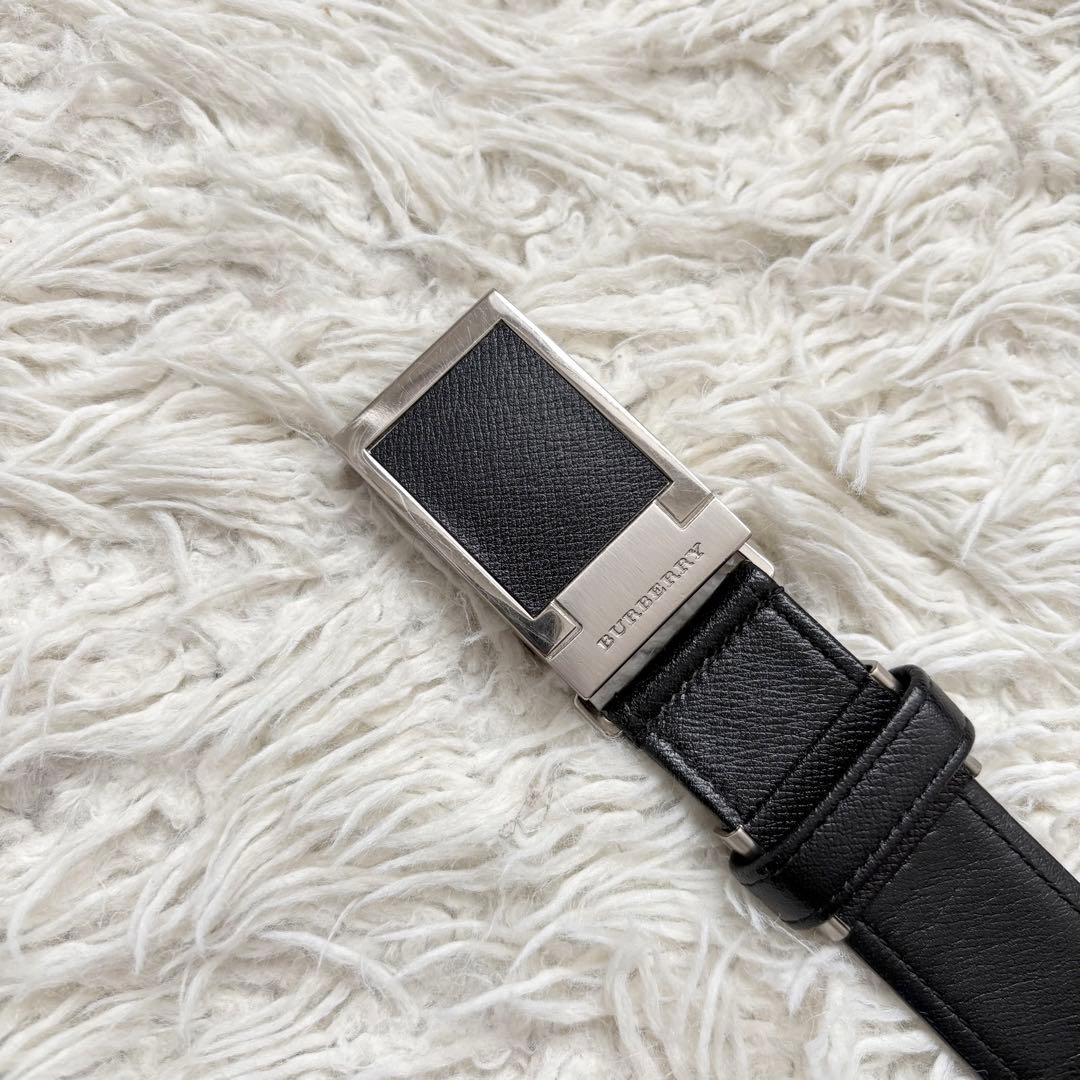 美品 バーバリー スクエアバックル ガチャベルト ブランドネーム刻印