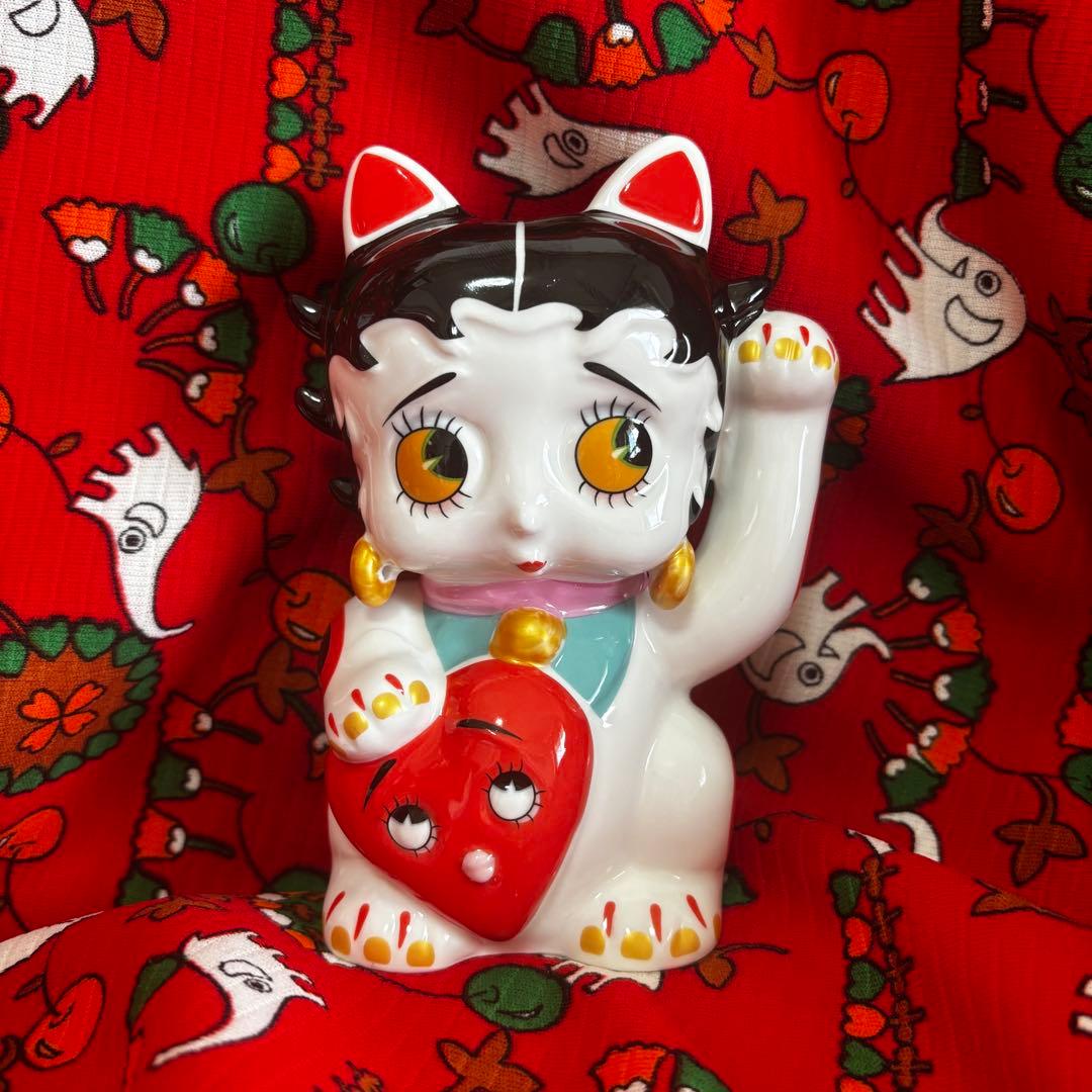 ベティちゃん 招き猫 陶器 フィギュア ベティ・ブープ - メルカリ