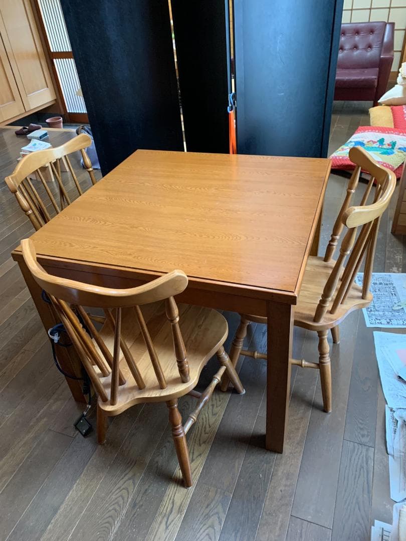 家具調こたつ　専用の毛布付き　椅子３脚付き