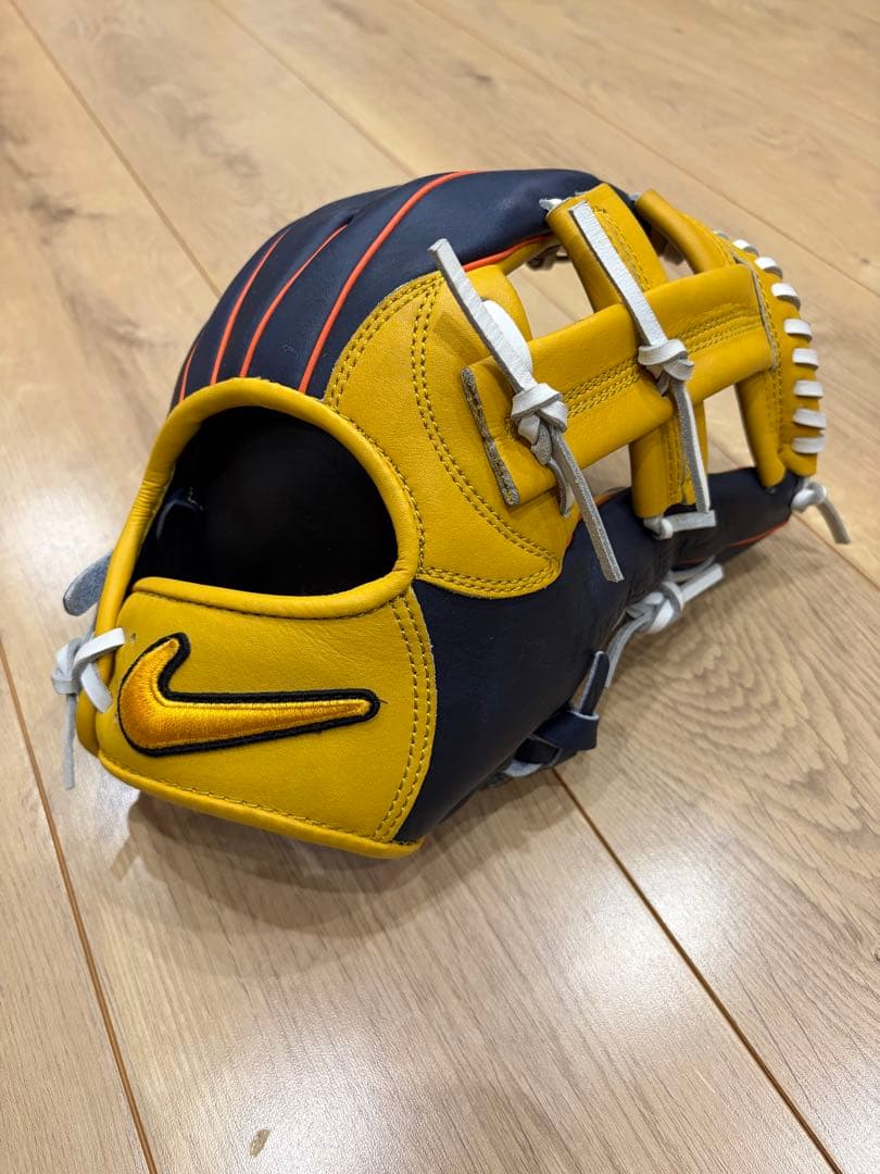 NIKE一般内野手グローブ！廃盤品！限定モデル！ほぼ新品！ - メルカリ