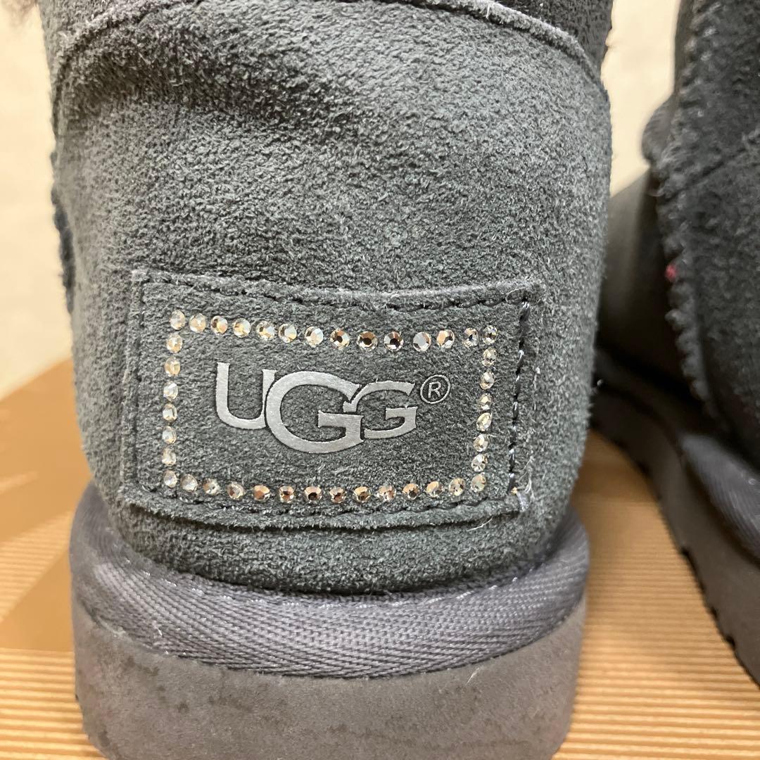 UGG MINI BAILEY BUTTON BLINGスワロフスキー23㎝ - メルカリ