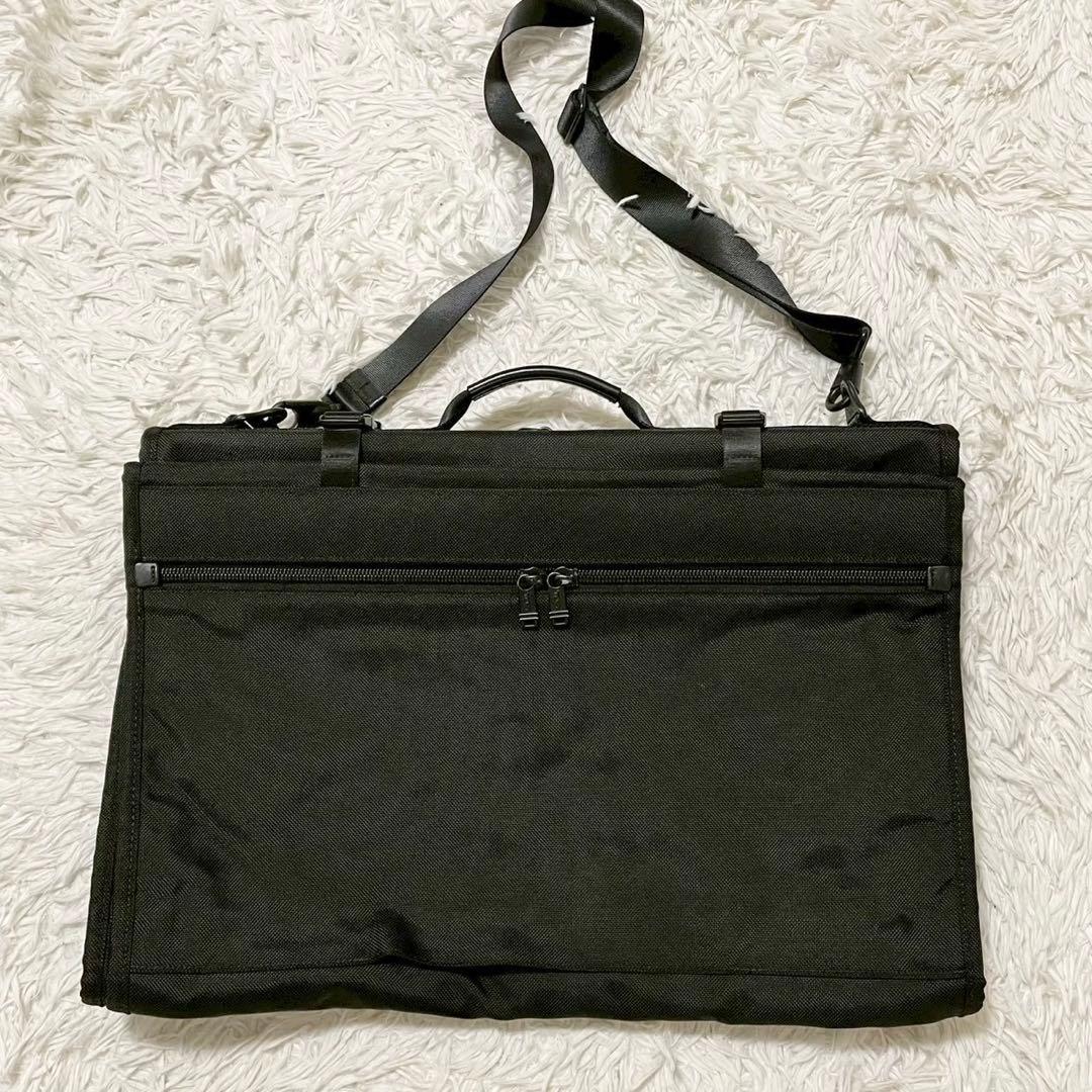 極美品 トゥミ ガーメントバッグ トライフォールド 3つ折りキャリー