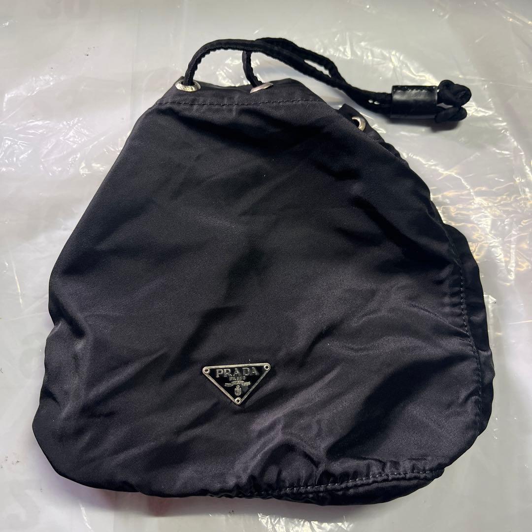 本日限定価格 綺麗 PRADA プラダ 巾着 ポーチ 黒 メンズ レディース