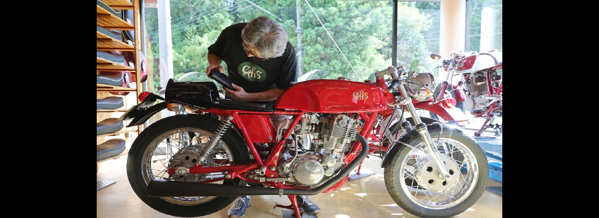 カスタムハウススティンキー（ヤマハSR400/500）