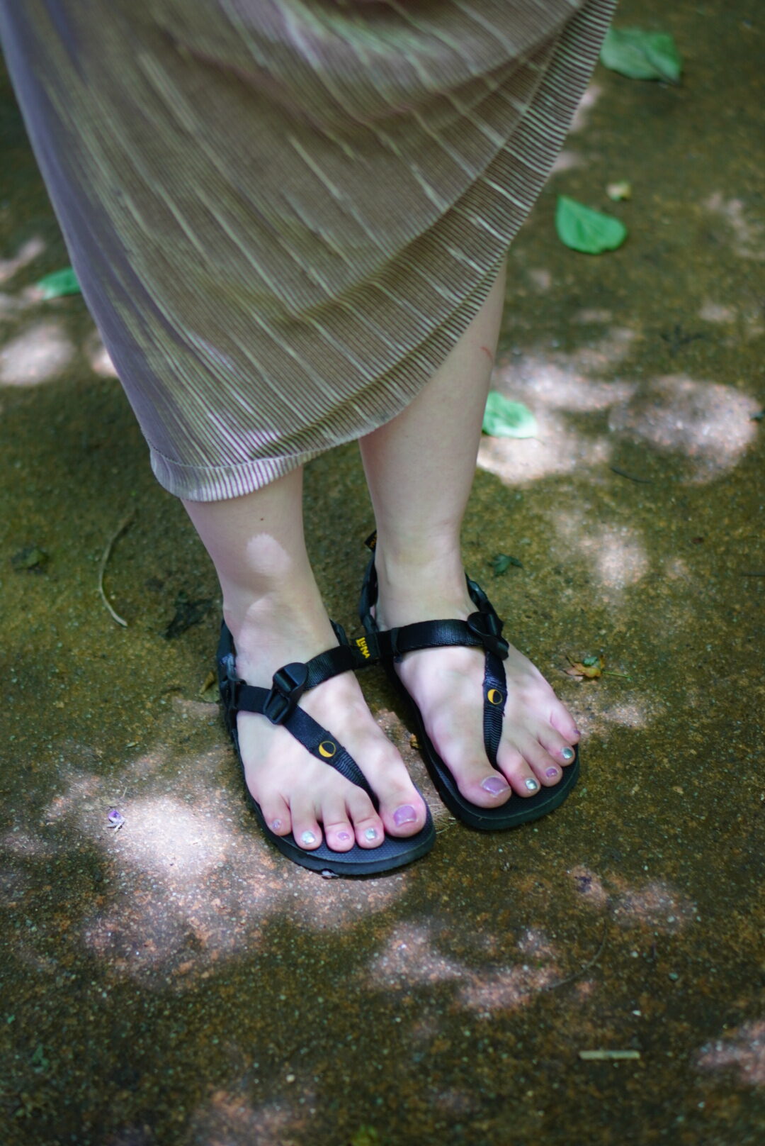 ルナサンダル×アーティスト神山隆二デザイン 限定のオソ・フラコ