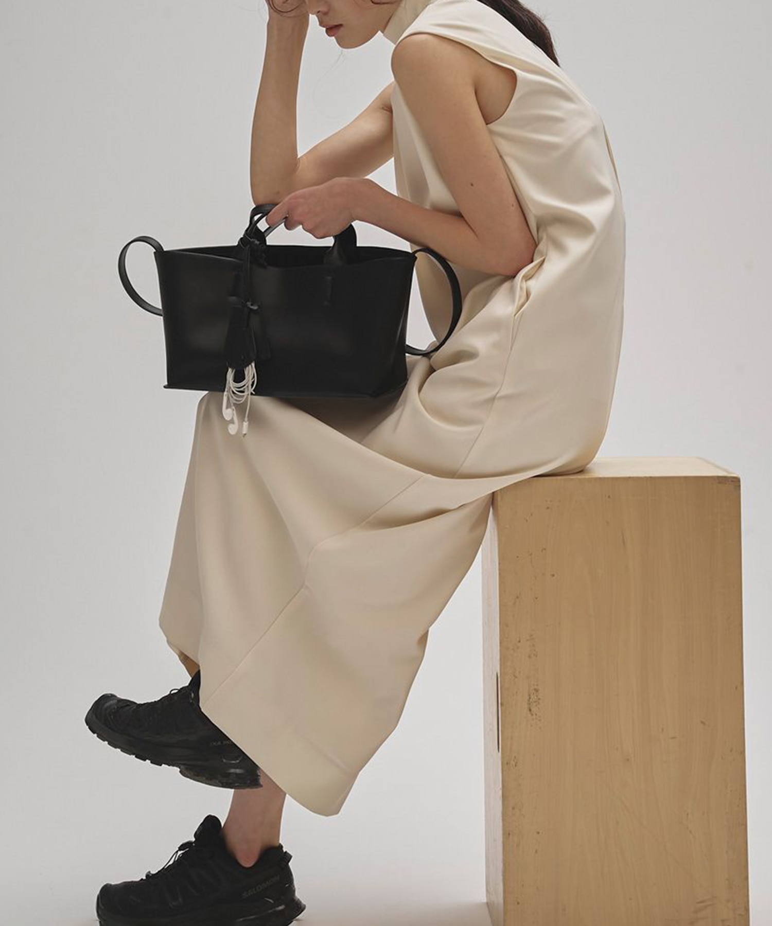 Useful Leather Bag (M)(FREE BLACK): TODAYFUL: WOMENS｜ STUDIOUS