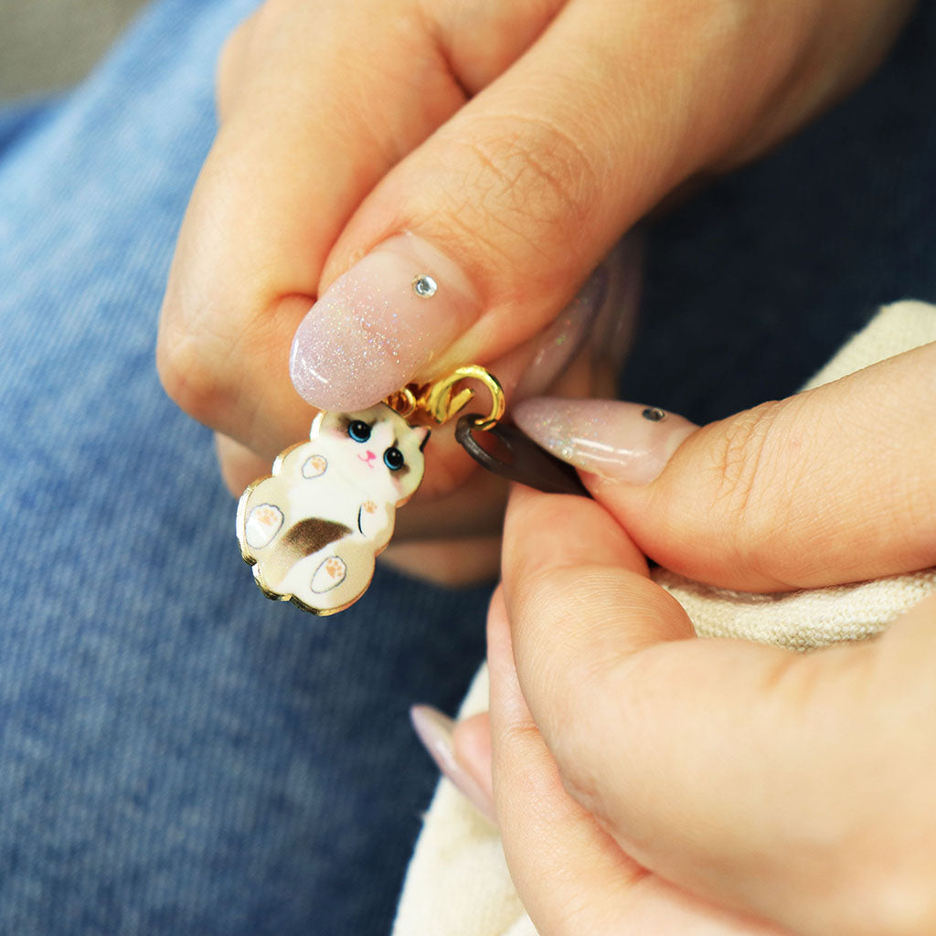 お腹見せネコちゃんジッパーチャーム／1個売り – SUNHOSEKI