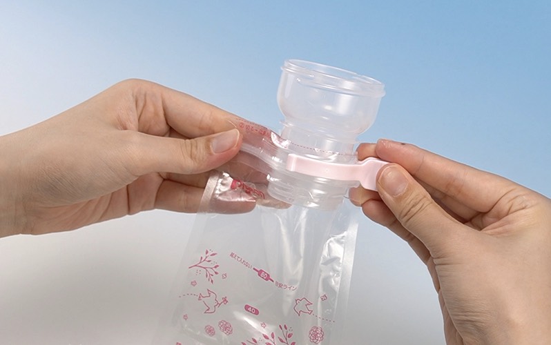 母乳フリーザーパック アダプター | 商品情報 | ピジョン株式会社