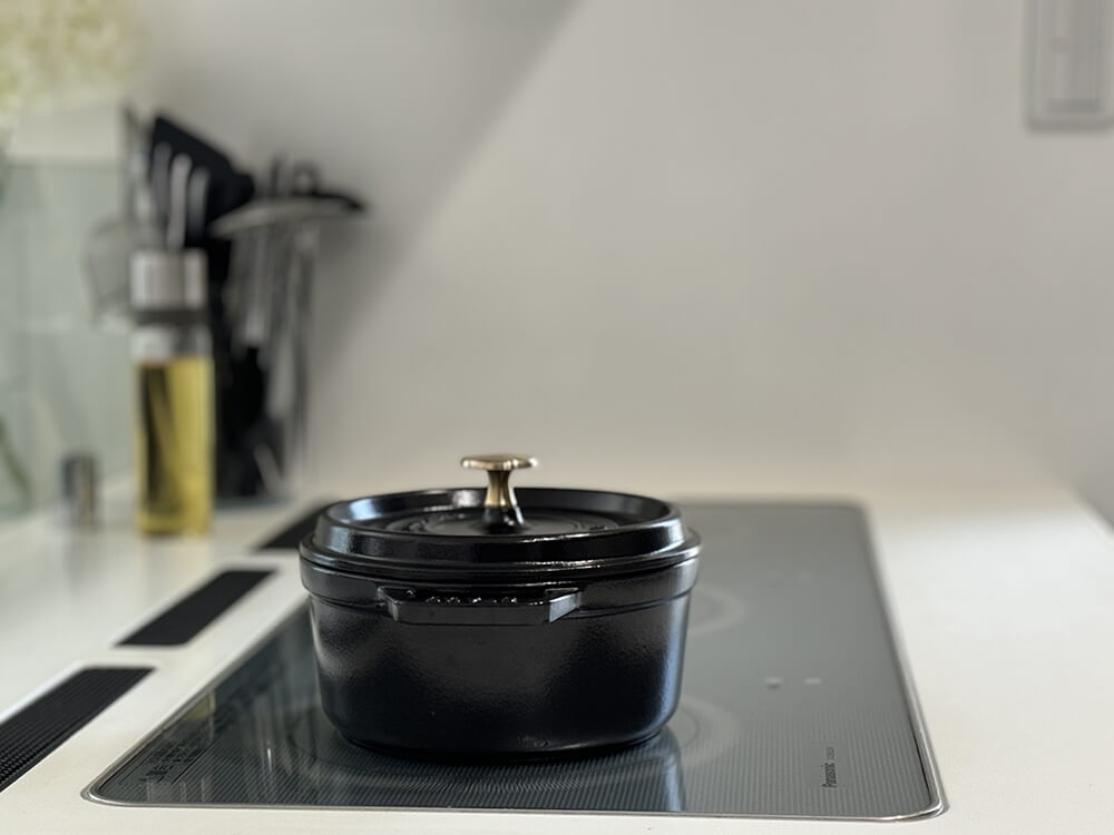 レビュー】ストウブ鍋18cmを購入。サイズや使い勝手、作った料理と