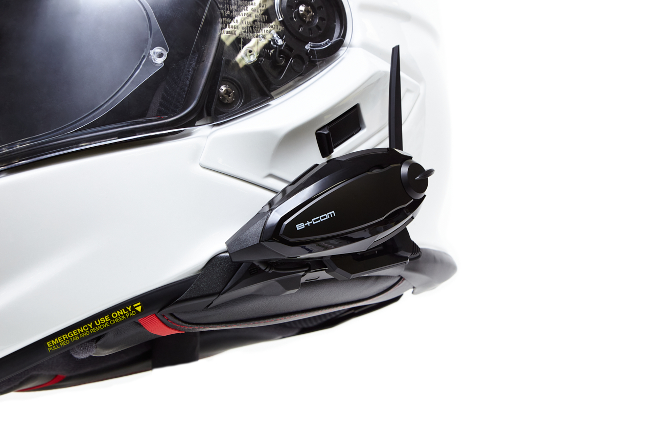 B+COMが美しくジャストフィットして快適に操作できる SHOEIヘルメット