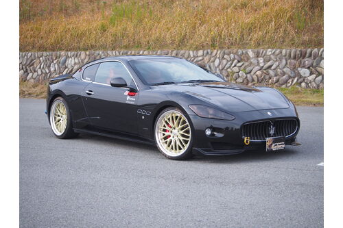 MASERATI グラントゥーリズモ K'sスタイル カーボンエアロキット取付