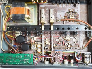 YAMAHA ﾌﾟﾘﾒｲﾝｱﾝﾌﾟ CA-X11 修理の様子