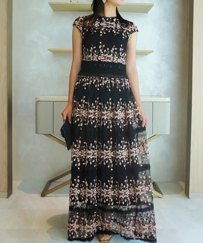 ストライプレーススリーブレスロングドレス