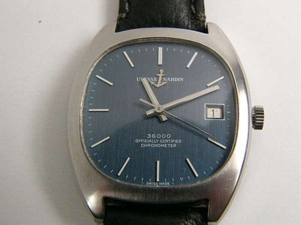 ユリス・ナルダン クロノメーター 36000 自社自動巻き25石ムーブ