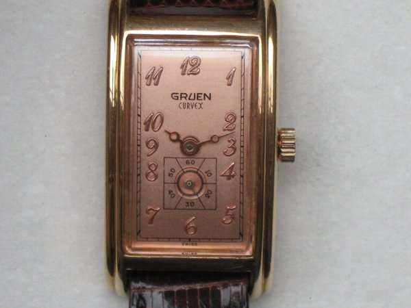 グリュエン カーベックス 復刻 クオーツ スモールセコンド GRUEN