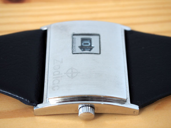 ゾディアック ジャンピングアワー 機械式デジタル時計 メカデジ 手巻き