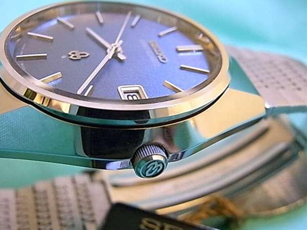 セイコー 極美品アンティークのキングクォーツ 未使用品 デッド