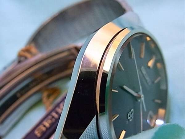 セイコー 極美品アンティークのキングクォーツ 未使用品 デッド