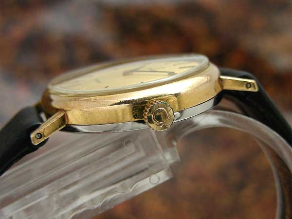 オメガ ジュネーブ レディース 2針 ゴールドダイヤル 横長楕円ケース