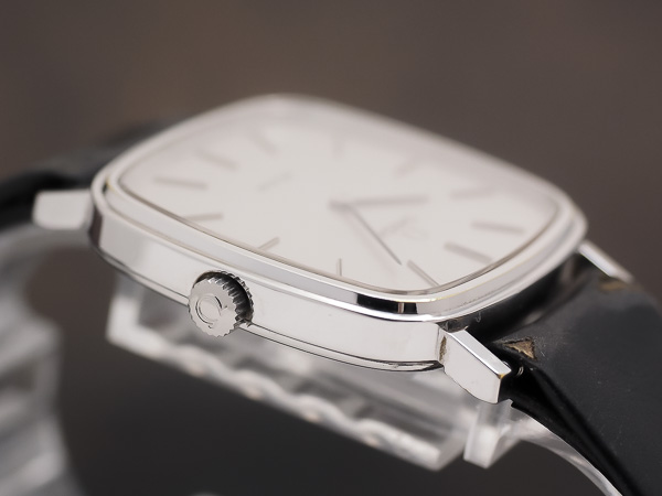 オメガ デビル SS 手巻き Cal.625 スクエアケース スタイリッシュな