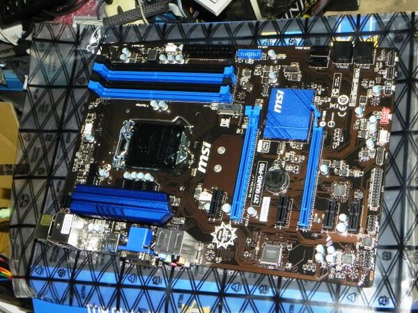 ASCII.jp：PCI-E x1を4本を備えるBitcoin採掘向けのZ97マザーがMSIから