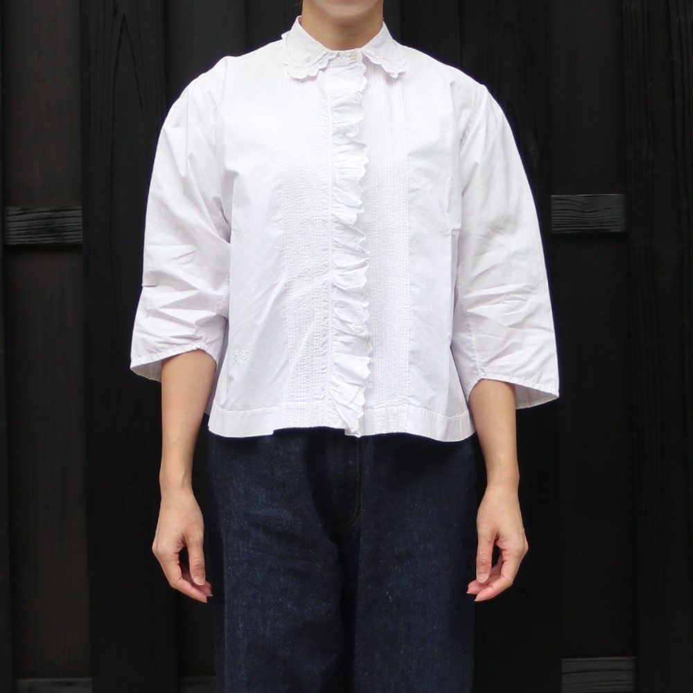 秋冬にも大活躍の定番アイテム、可憐なフランスのアンティークブラウス