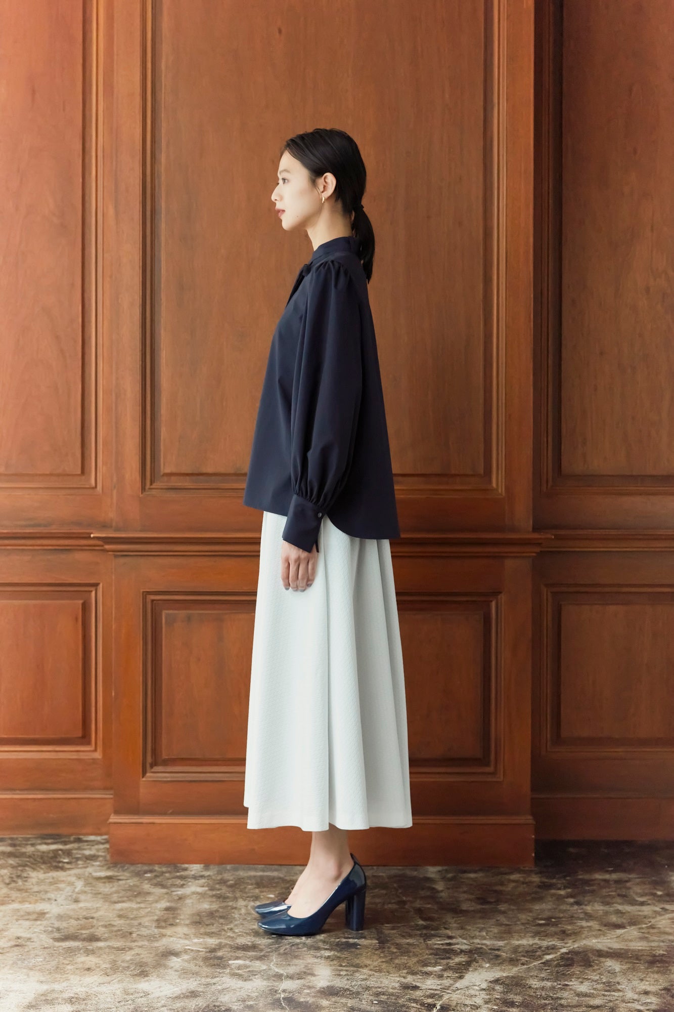 Audire bowtie volume blouse(VERY別注) (Navy)